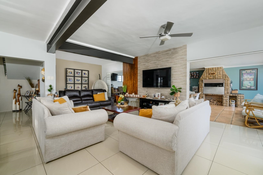 8 Bedroom Property for Sale in Summerstrand Eastern Cape